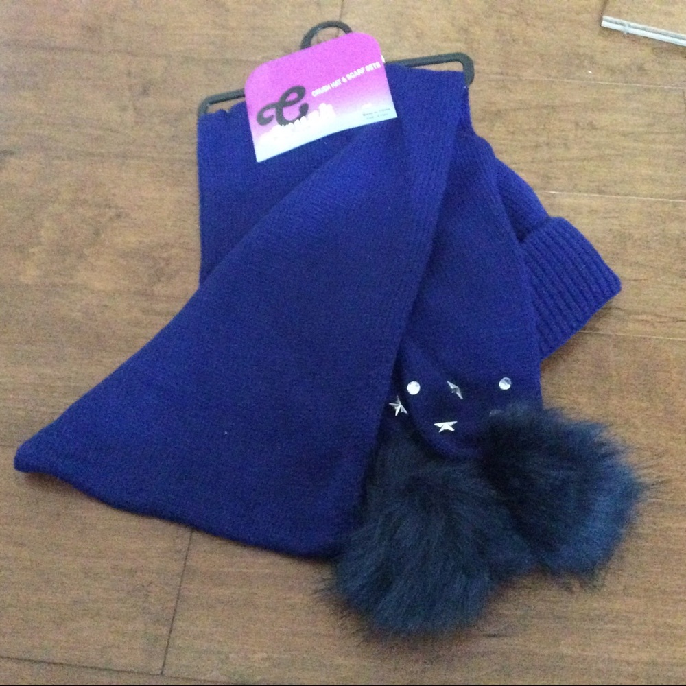 ♨️SOLD♨️Beautiful Faux Fur PomPom Lined HatScarf - Picture 5 of 6